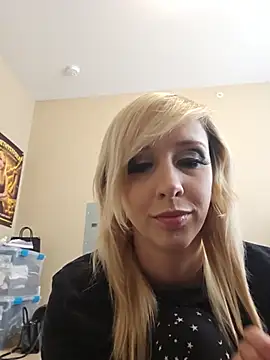 Snapshot of AmethystFoxx chatting on June 24, 5:34 pm AmethystFoxx online show from June 24, 5:34 pm