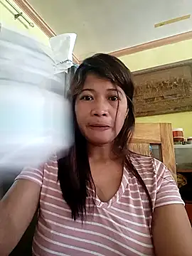 wildlavender69 online show from April 17, 12:46 am