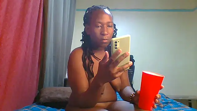 Snapshot of blackcuteebony chatting on June 26, 4:50 am blackcuteebony online show from June 26, 4:50 am