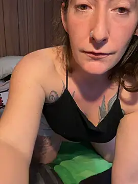 Mini And The Bear online show from February 9, 5:06 pm