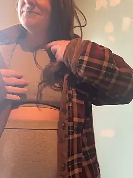 Mini And The Bear online show from April 12, 3:28 pm