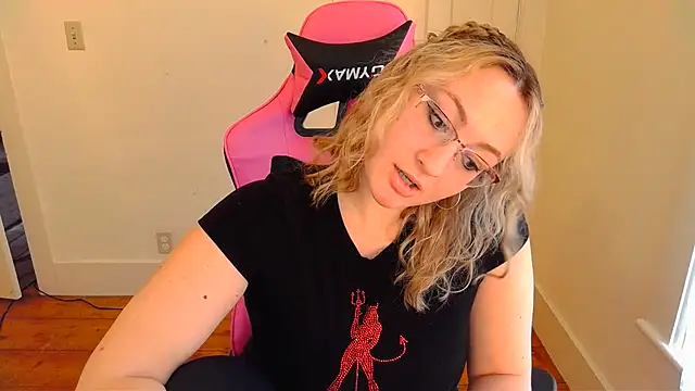 ashleyblaydex online show from April 12, 10:04 pm