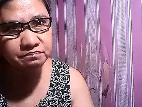 sweetsosie18 online show from March 23, 4:38 am