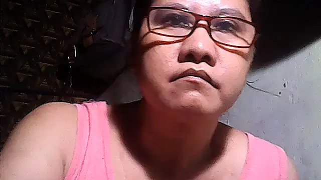 Snapshot of sweetsosie18 chatting on April 24, 12:40 pm sweetsosie18 online show from April 24, 12:40 pm