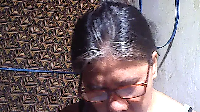 Snapshot of sweetsosie18 chatting on April 26, 10:46 am sweetsosie18 online show from April 26, 10:46 am