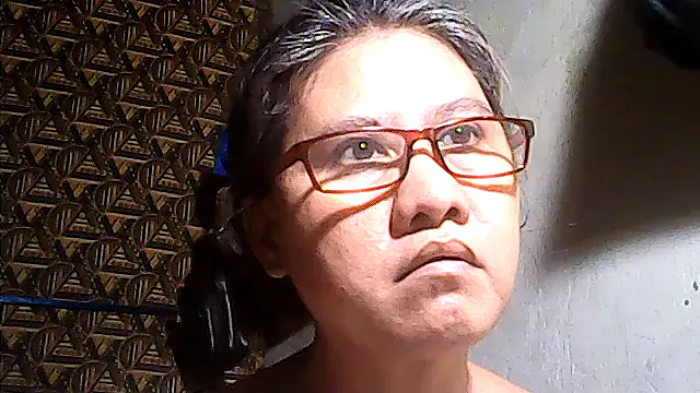 Snapshot of sweetsosie18 chatting on May 29, 2:09 am sweetsosie18 online show from May 29, 2:09 am