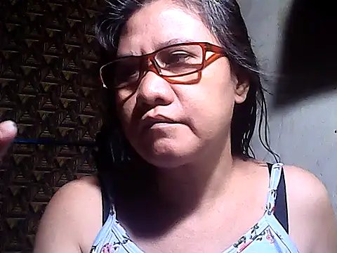 Snapshot of sweetsosie18 chatting on June 1, 11:01 am sweetsosie18 online show from June 1, 11:01 am