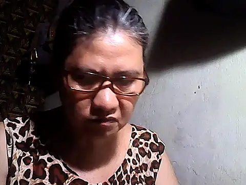 Snapshot of sweetsosie18 chatting on June 12, 5:50 am sweetsosie18 online show from June 12, 5:50 am