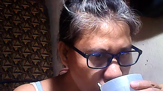 Snapshot of sweetsosie18 chatting on July 3, 12:11 pm sweetsosie18 online show from July 3, 12:11 pm