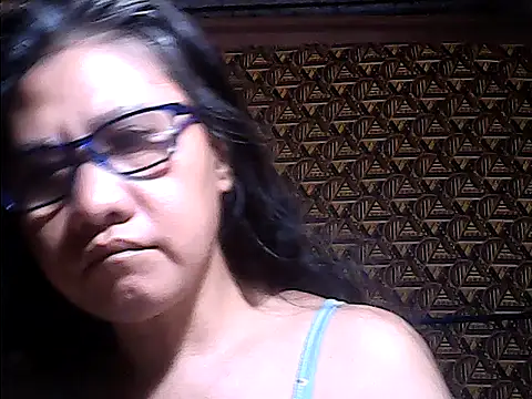 Snapshot of sweetsosie18 chatting on July 4, 12:22 pm sweetsosie18 online show from July 4, 12:22 pm