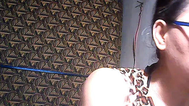 Snapshot of sweetsosie18 chatting on July 9, 12:37 am sweetsosie18 online show from July 9, 12:37 am