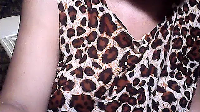Snapshot of sweetsosie18 chatting on July 15, 2:33 pm sweetsosie18 online show from July 15, 2:33 pm