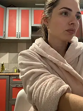 SeducingYoghourt online show from November 26, 4:30 pm