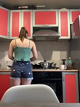 SeducingYoghourt online show from June 14, 4:31 pm
