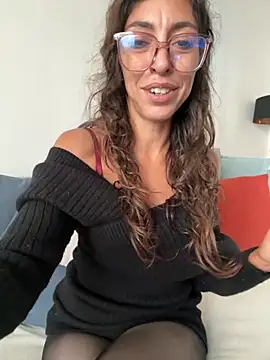 amanilouve online show from October 12, 2:49 pm