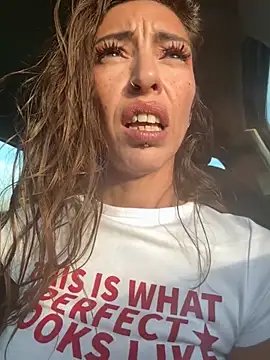 amanilouve online show from February 22, 4:38 pm