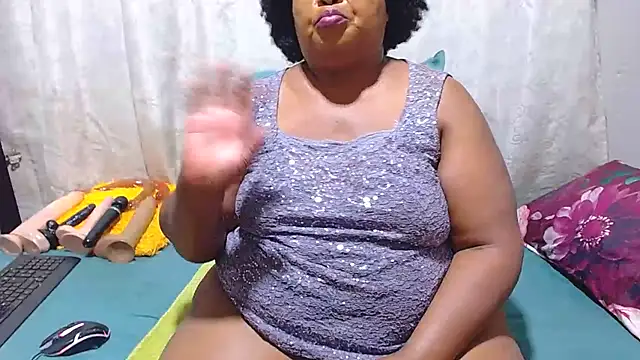 Snapshot of MatureBootyBabe4Uxx chatting on February 20, 1:13 am MatureBootyBabe4Uxx online show from February 20, 1:13 am