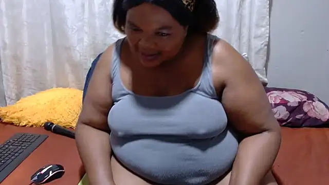 Snapshot of MatureBootyBabe4Uxx chatting on March 1, 2:02 am MatureBootyBabe4Uxx online show from March 1, 2:02 am