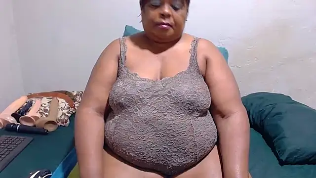 Snapshot of MatureBootyBabe4Uxx chatting on April 22, 1:41 am MatureBootyBabe4Uxx online show from April 22, 1:41 am