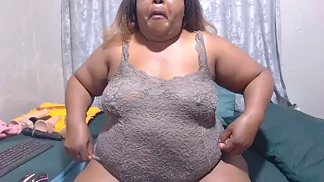 Snapshot of MatureBootyBabe4Uxx chatting on May 25, 2:28 am MatureBootyBabe4Uxx online show from May 25, 2:28 am