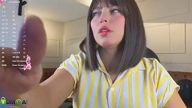 Snapshot of ROSE__15 chatting on April 28, 12:10 pm ROSE 15 online show from April 28, 12:10 pm