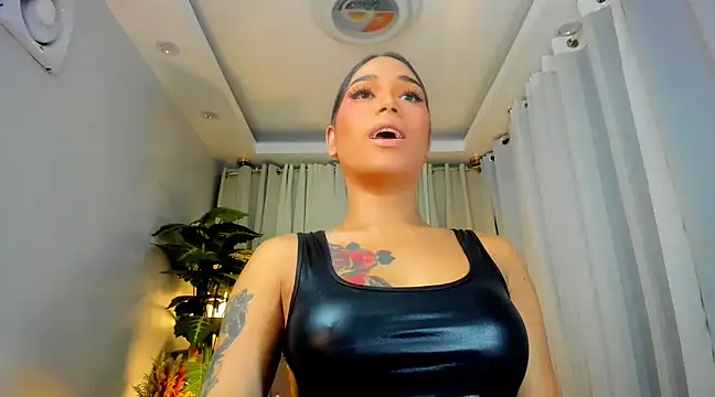 Snapshot of MistressSatisfactionOnTop chatting on February 18, 5:31 pm MistressSatisfactionOnTop online show from February 18, 5:31 pm