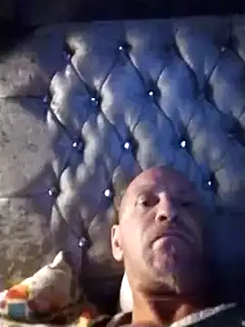 Snapshot of Verynaughtyx chatting on October 25, 7:38 am Verynaughtyx online show from October 25, 7:38 am