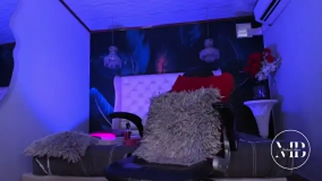 Snapshot of MichaelBear_ chatting on February 19, 1:40 pm MichaelBear online show from February 19, 1:40 pm