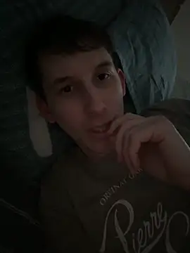Snapshot of alex2p12 chatting on June 15, 1:02 pm alex2p12 online show from June 15, 1:02 pm