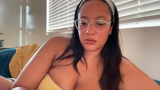 dreamyriri online show from July 28, 4:16 pm