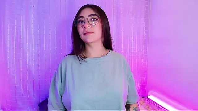 Snapshot of Samii_Evans chatting on December 13, 4:54 am Samii Evans online show from December 13, 4:54 am