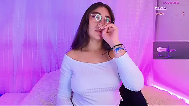 Snapshot of Samii_Evans chatting on January 14, 5:19 am Samii Evans online show from January 14, 5:19 am