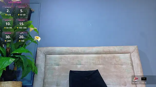 Snapshot of nicol_snow chatting on February 19, 1:29 pm nicol snow online show from February 19, 1:29 pm