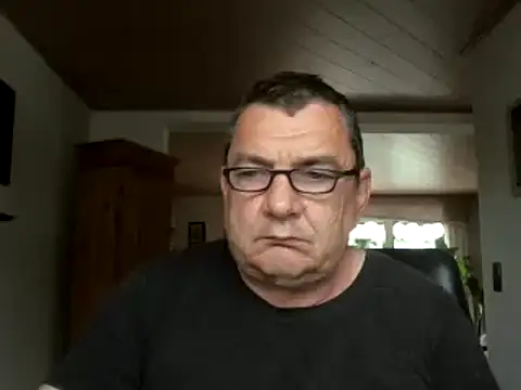 Snapshot of Nobbie444 chatting on June 7, 9:02 am Nobbie444 online show from June 7, 9:02 am