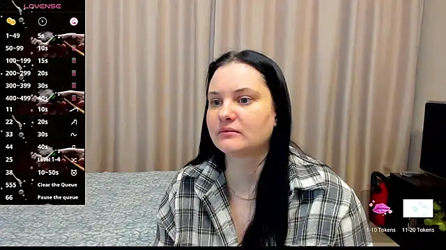 Snapshot of AlanaBrox chatting on April 30, 1:45 am AlanaBrox online show from April 30, 1:45 am