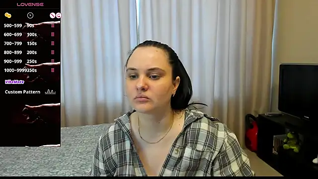 Snapshot of AlanaBrox chatting on May 5, 1:41 pm AlanaBrox online show from May 5, 1:41 pm