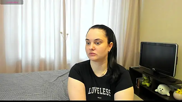 Snapshot of AlanaBrox chatting on May 24, 8:19 am AlanaBrox online show from May 24, 8:19 am