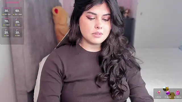 Alyaa s online show from January 8, 9:34 pm