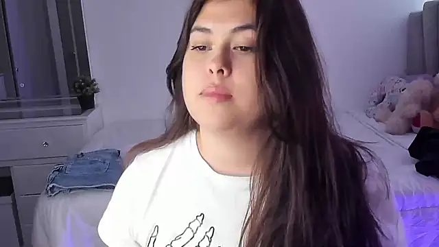 Alyaa s online show from March 22, 8:48 pm