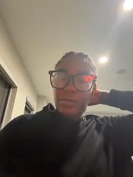 TilaTotti online show from April 1, 1:39 am