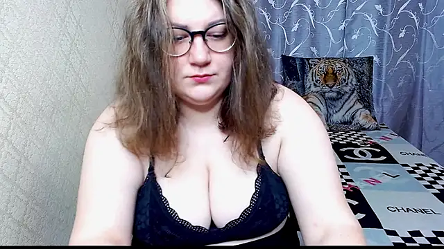 Snapshot of Sindy_Jeniceee chatting on June 3, 4:01 pm Sindy Jeniceee online show from June 3, 4:01 pm
