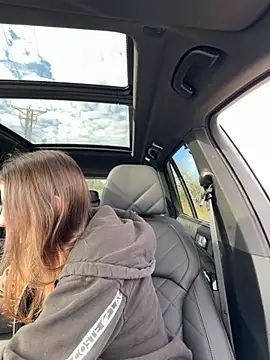 DoriDeluxe66 online show from December 1, 10:42 am