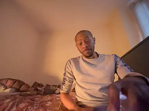 CuzzyB69 online show from March 3, 7:21 am