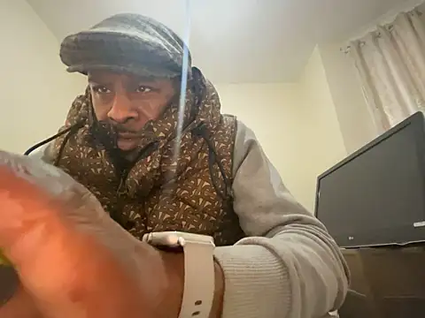 CuzzyB69 online show from March 10, 5:18 pm