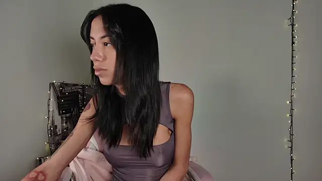 Snapshot of _monamour_ chatting on January 18, 8:10 am monamour online show from January 18, 8:10 am