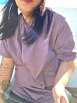 johanna974x online show from April 5, 2:58 pm