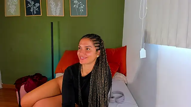 karlye 5 online show from June 25, 9:30 pm