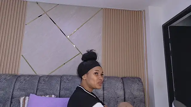 Snapshot of naia_blessed chatting on July 4, 7:09 pm naia blessed online show from July 4, 7:09 pm