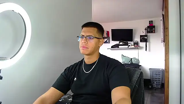  John Boy  online show from April 5, 7:33 pm