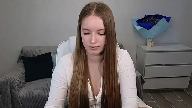 EvaMaddison online show from December 21, 7:45 am